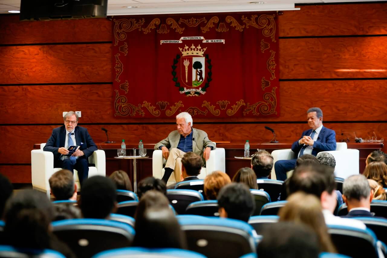 Leonel Fernández en el Diálogo Iberoamericano sobre geopolítica y cooperación regional – Madrid, junio 2026.
